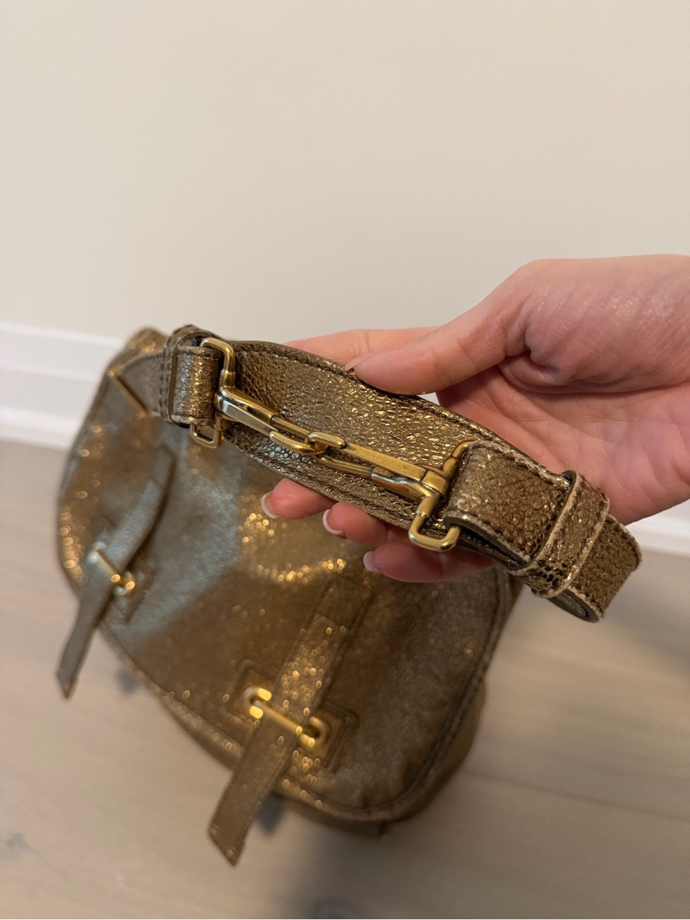 Gold Metallic Women's Satchel Bag - Picture 5 of 10